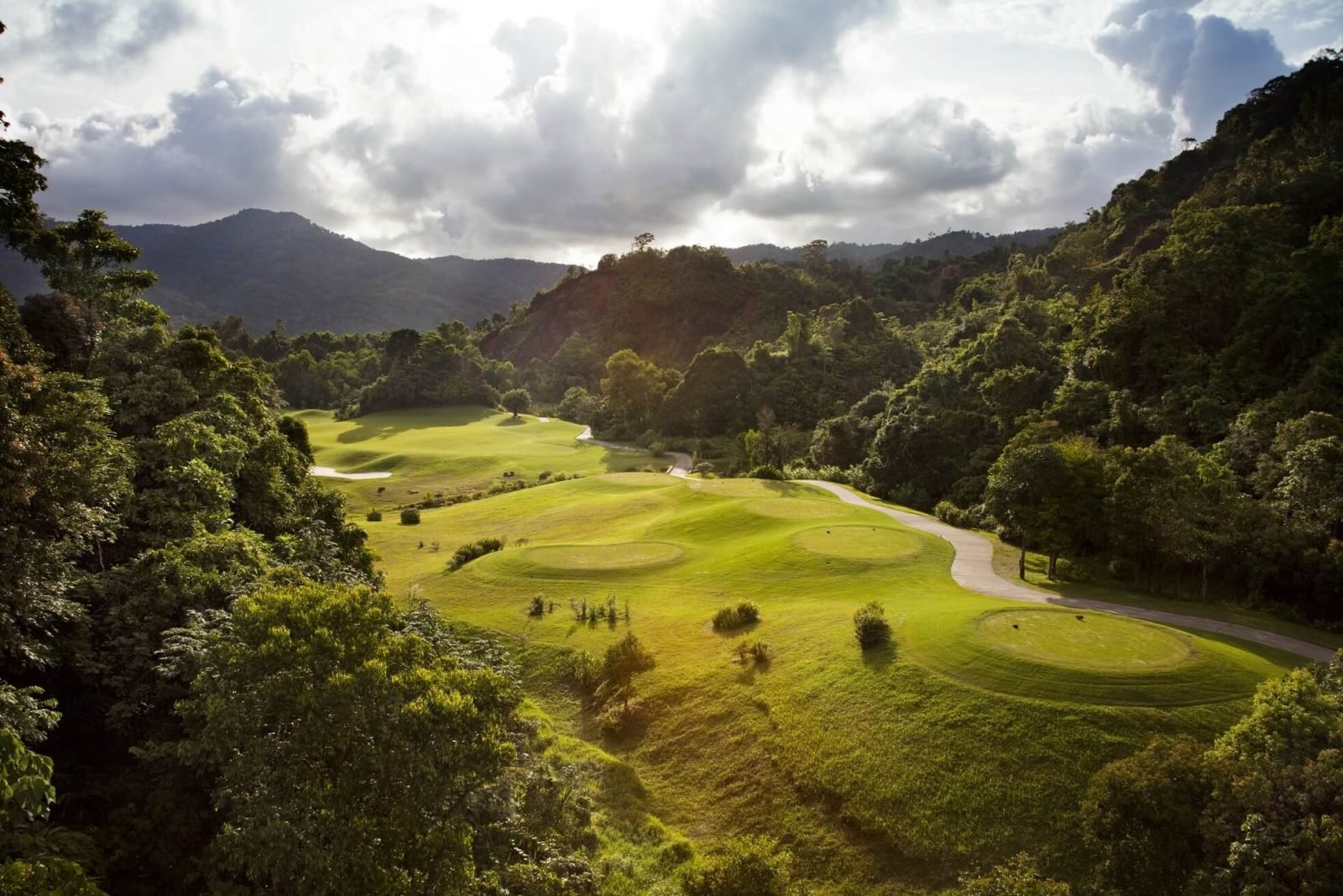 Danh sách các sân golf tốt nhất Phuket Thái Lan