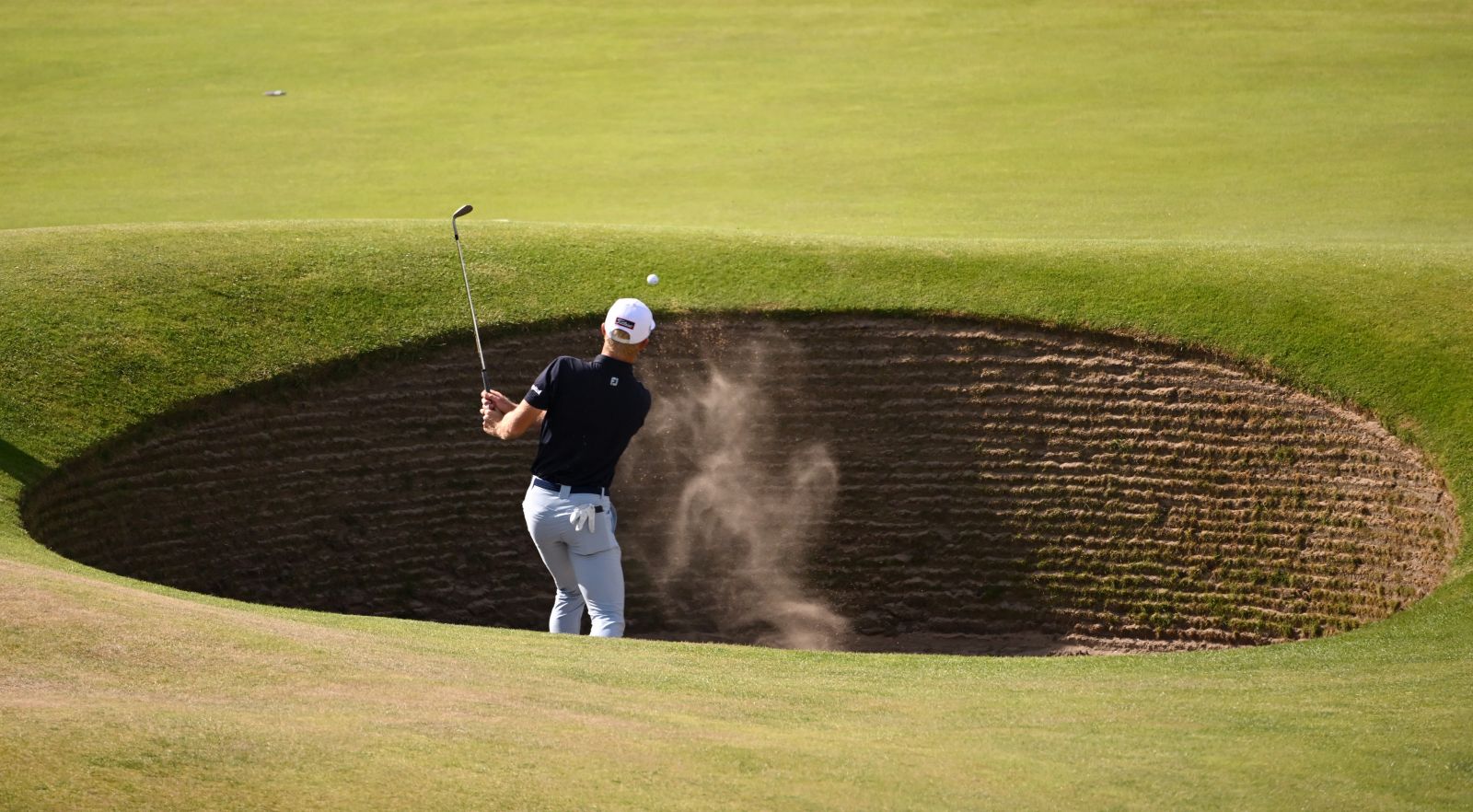 VGolf Travel sở hữu cơ hội hiếm hoi chỉ dành cho 8 golfer - chơi golf tại St.Andrews Old Course
